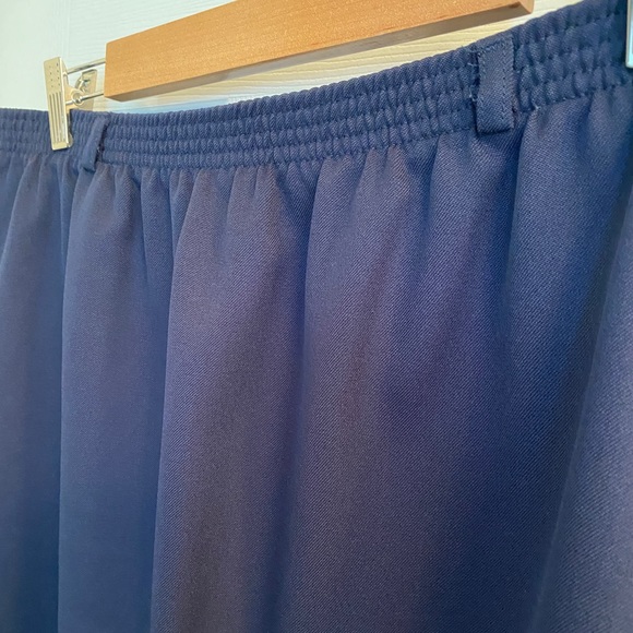 Collections Plus Women’s Size 20-W Navy Blue Skirt - Picture 2 of 5